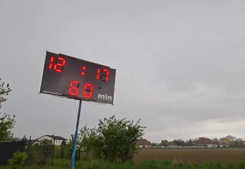 Boj o každý metr hřiště v zápase "U9"